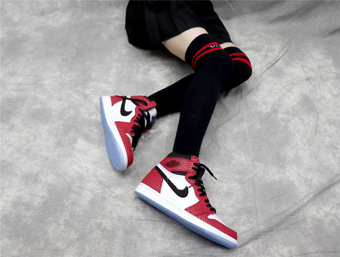 Air Jordan 1 Retro High Chicago Crystal