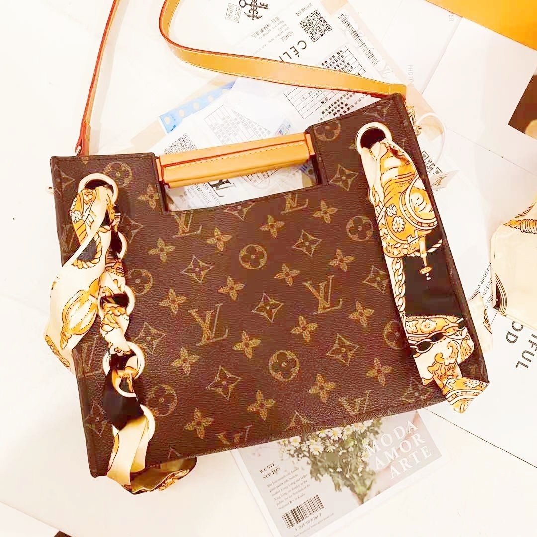 Louis Vuitton LV Women Fashion Leather Handbag Crossbody Satchel