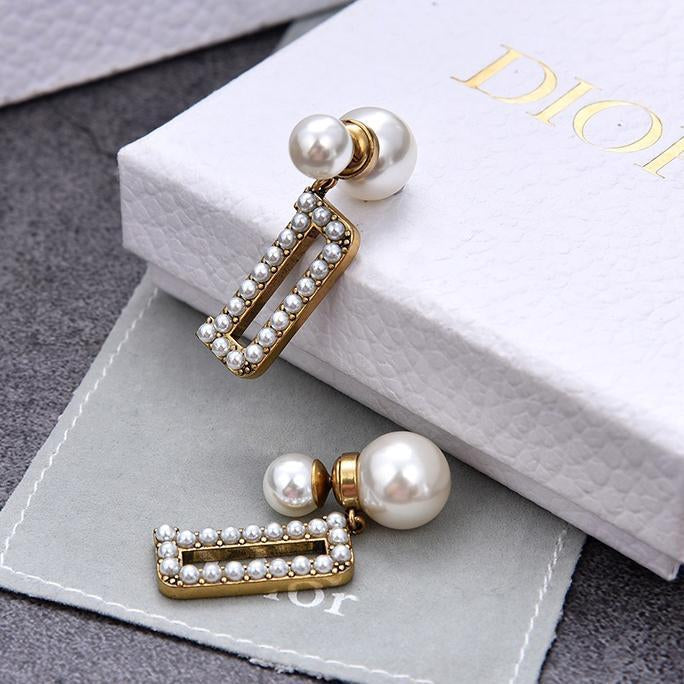 Dior CD Fashion Lady Letter Pearl Stud Earrings-1