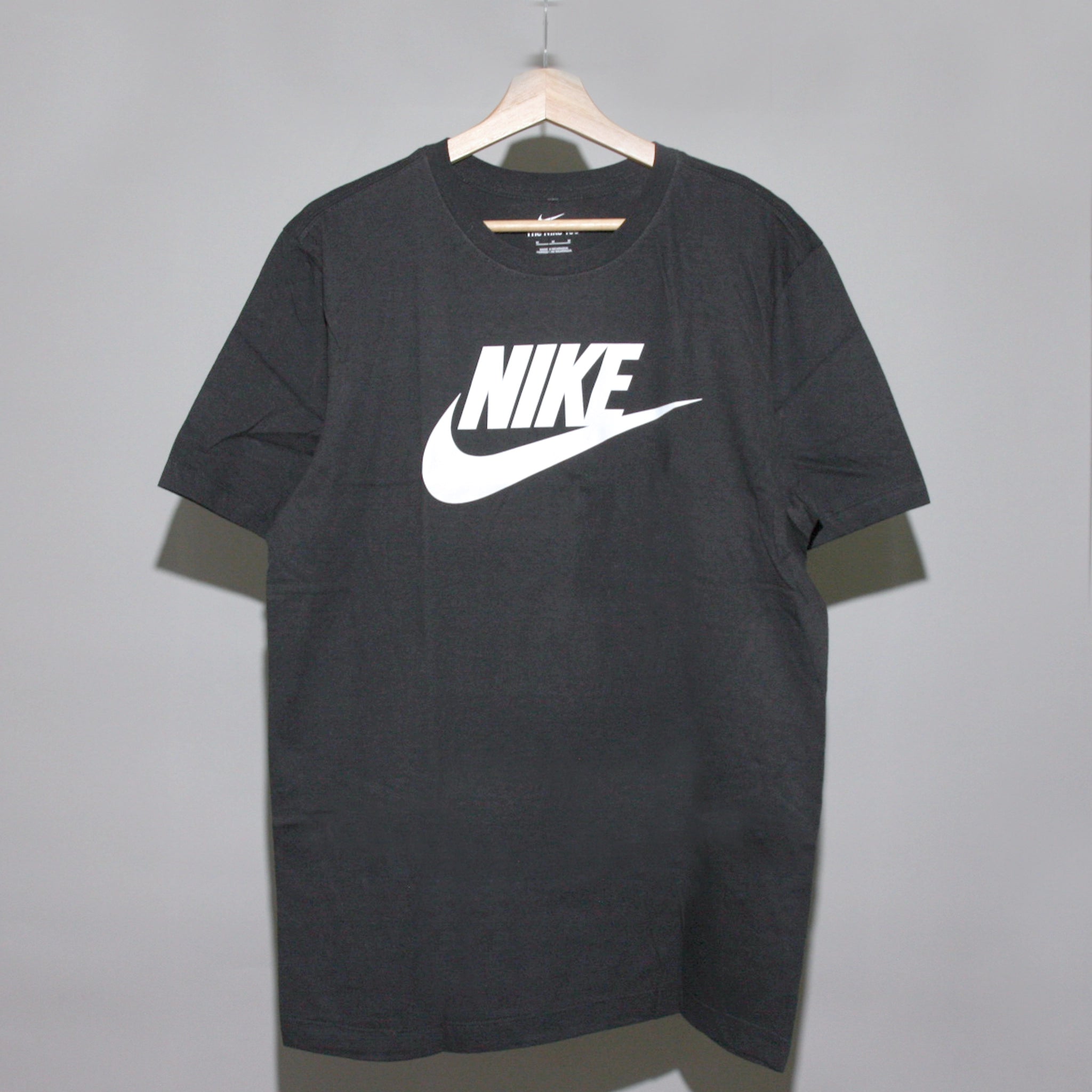 NIKE Sportswear Classic Swoosh Logo T-Shirt