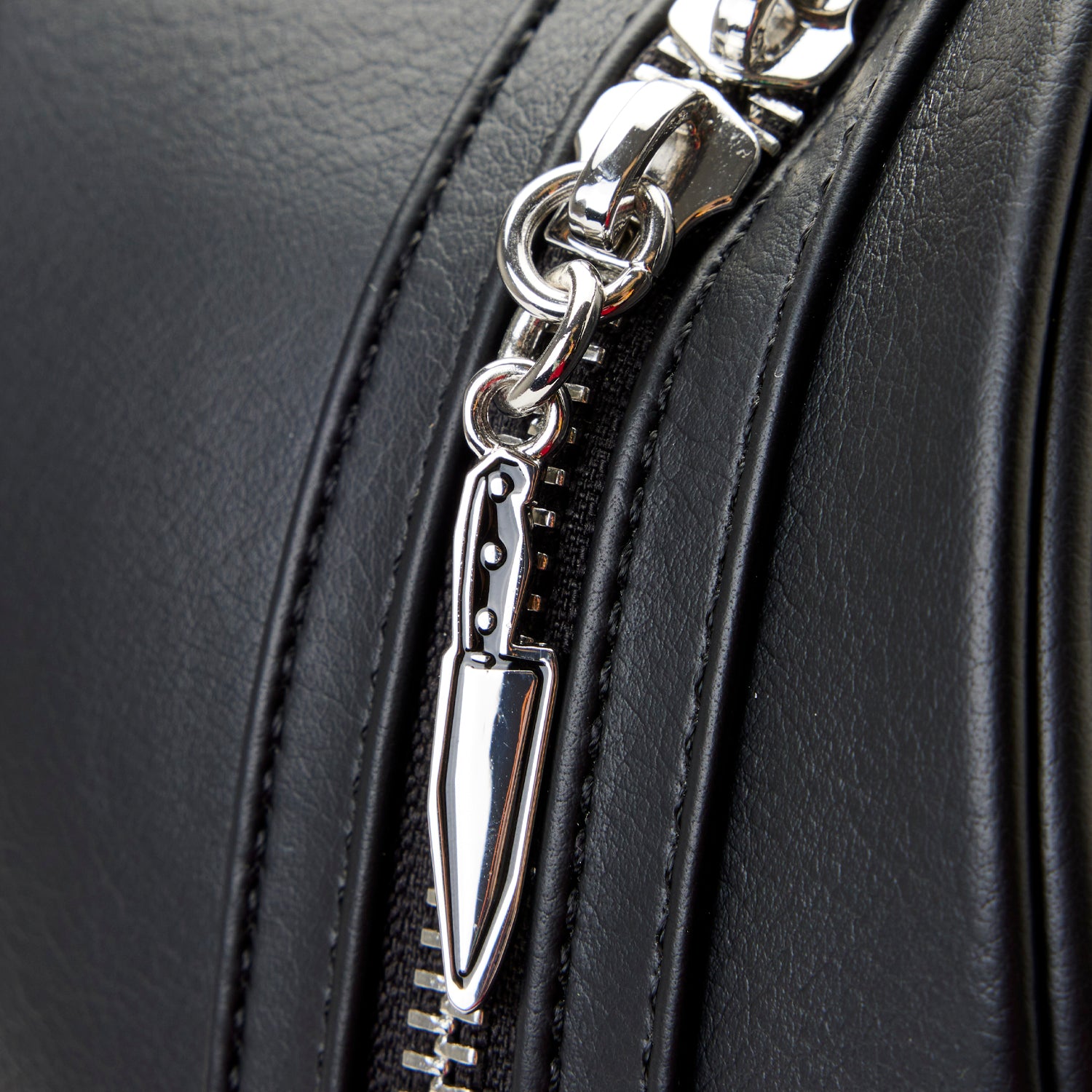 Loungefly! Leather: Bride of Chucky Tiffany Cosplay Mini Backpack – Fandom