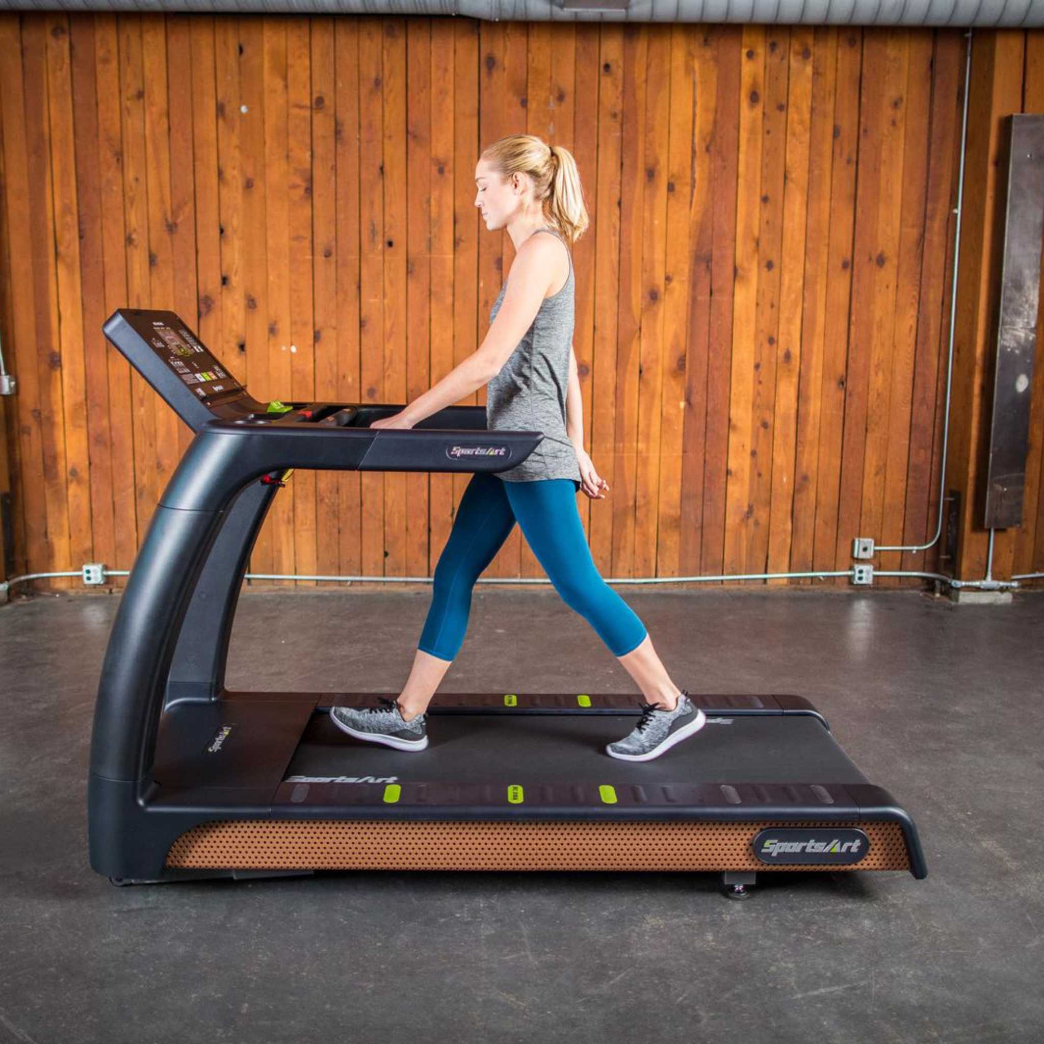 T676 Status Eco-Natural Treadmill female user