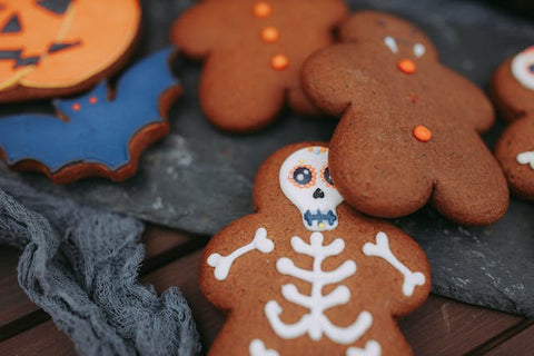 Gingerbread skeletons