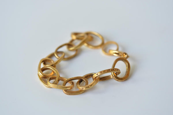 Natalia Willmott - Loop chain bracelet by Elisabeth Riveiro