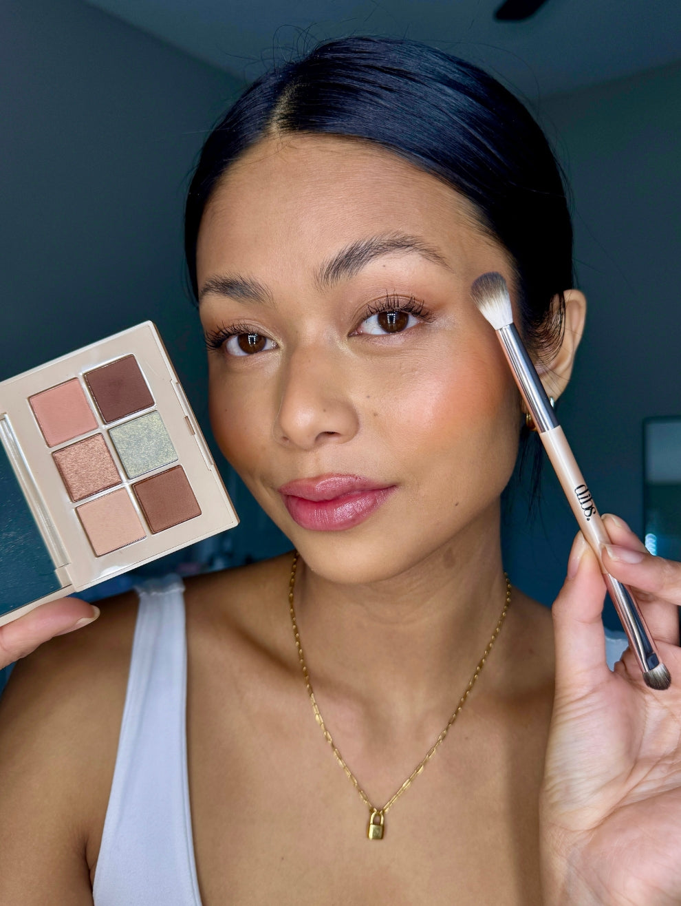 Dibs Beauty - Aleck Ravela Wearing Peaches In Hand & Duo Brush Eye