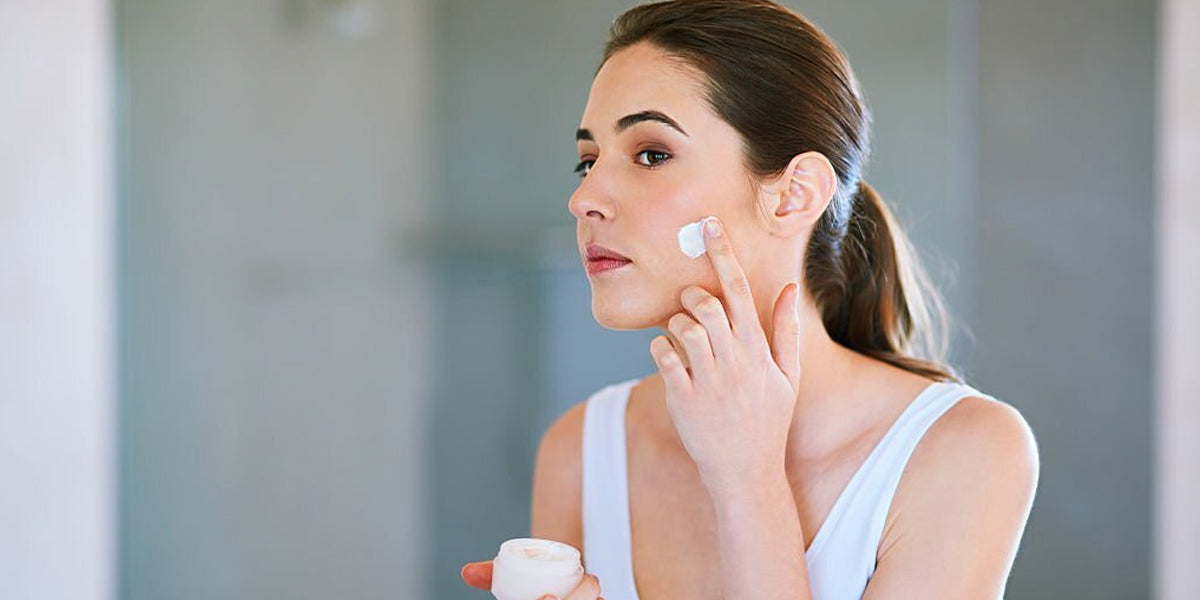 Moisturizer for daily skin care routine for glowing skin