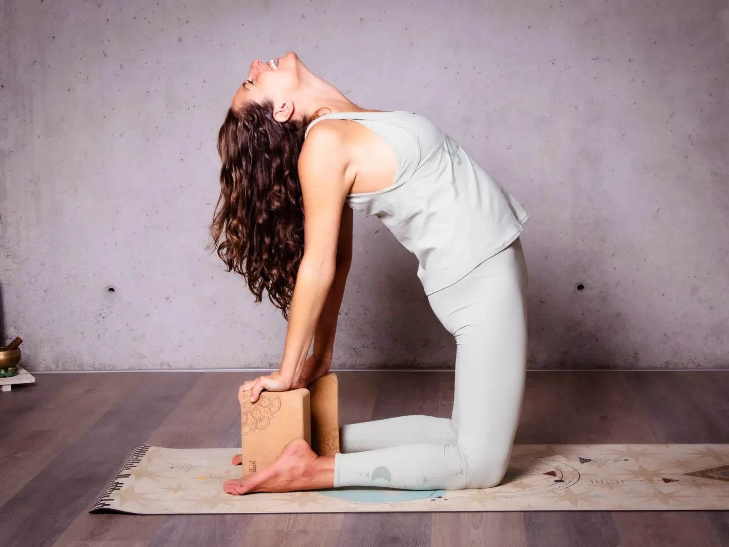 Los materiales de yoga que necesitas para practicar