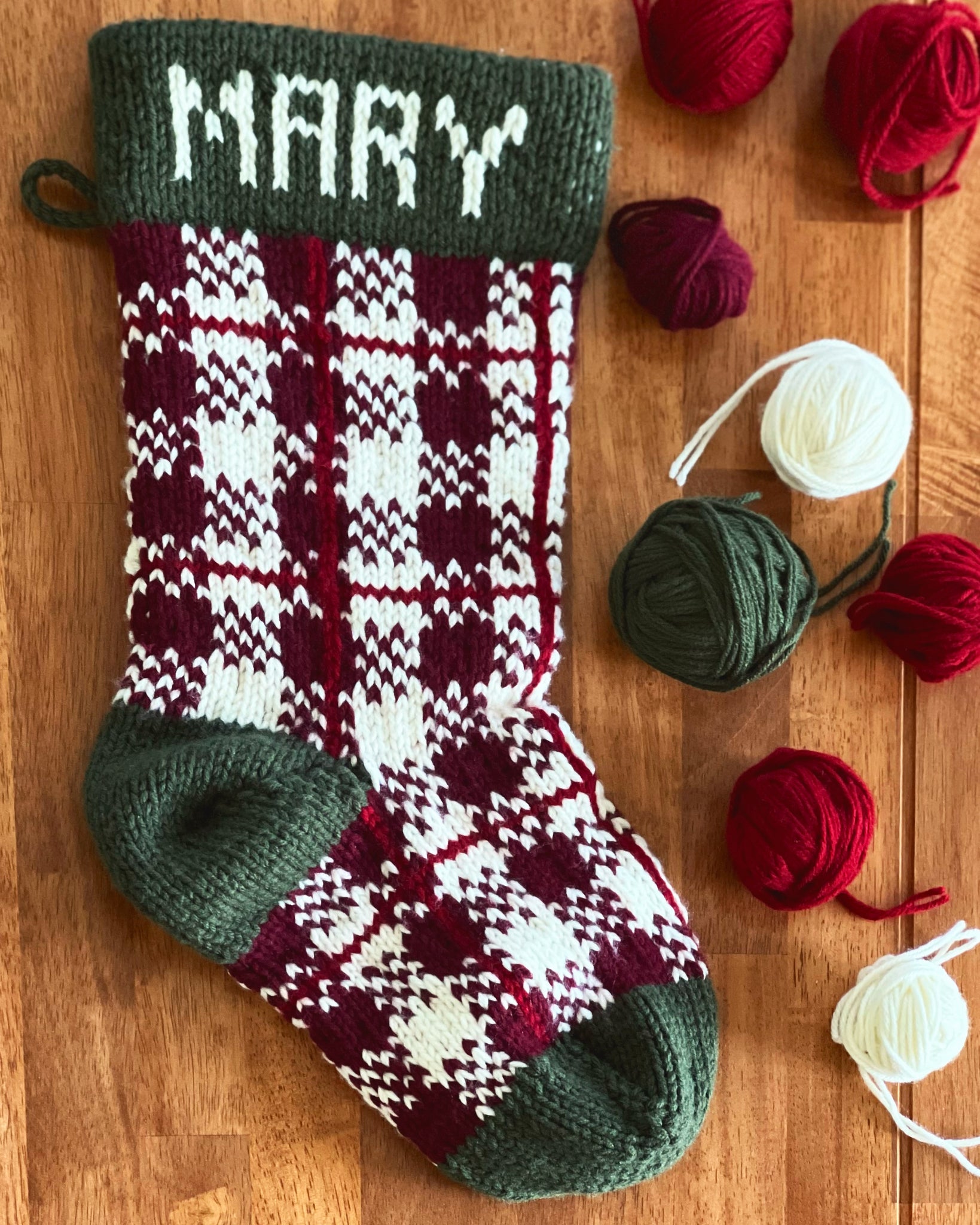 25 Free Christmas Stocking Knitting Patterns - Sarah Maker