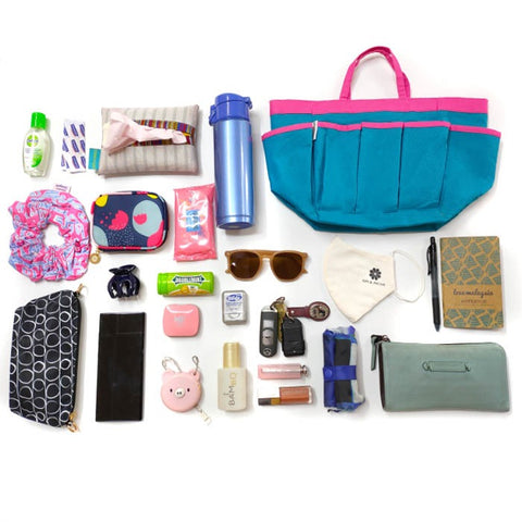 What's In My Purse? The Everyday Essentials Inside My Bag