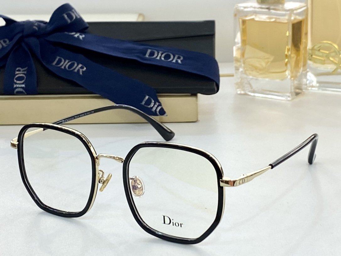 Dior SANGILL glasses