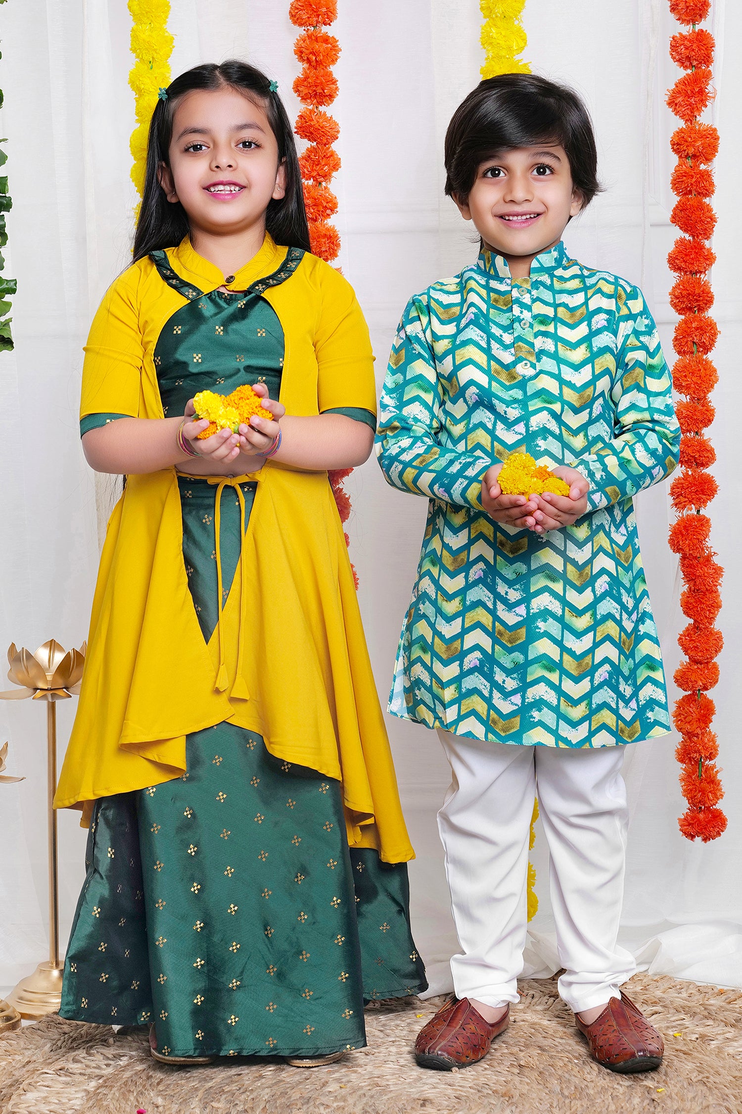 Arhams Designer Kurtis - *Brother Sister Combo* 🧝🏼‍♀️ *Girl kids dress*  🧝🏼‍♀️ ⭐ Size. - 4-5 yrs. 6-7 yrs. 8-9 yrs. 10-11 yrs. ⭐Fabric : soft  cotton 60s cambric. ⭐ Product. :