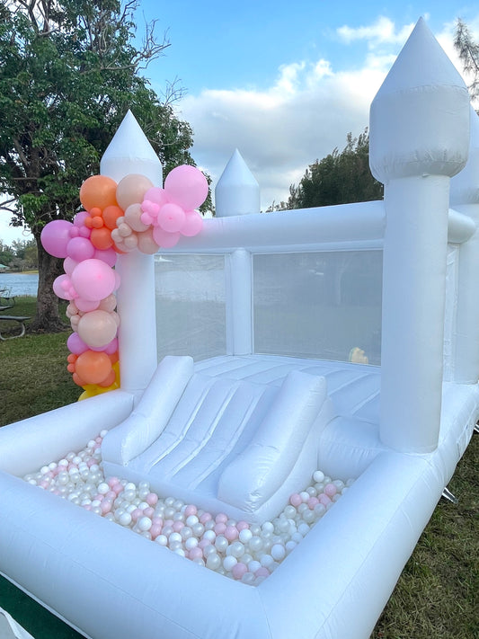 White Bounce House - BOOK NOW / FREE DELIVERY MIAMI AND BROWARD