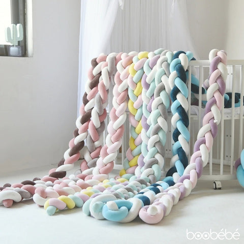 Tour de lit bébé tressé multicolore pour fille • Petites Pirates