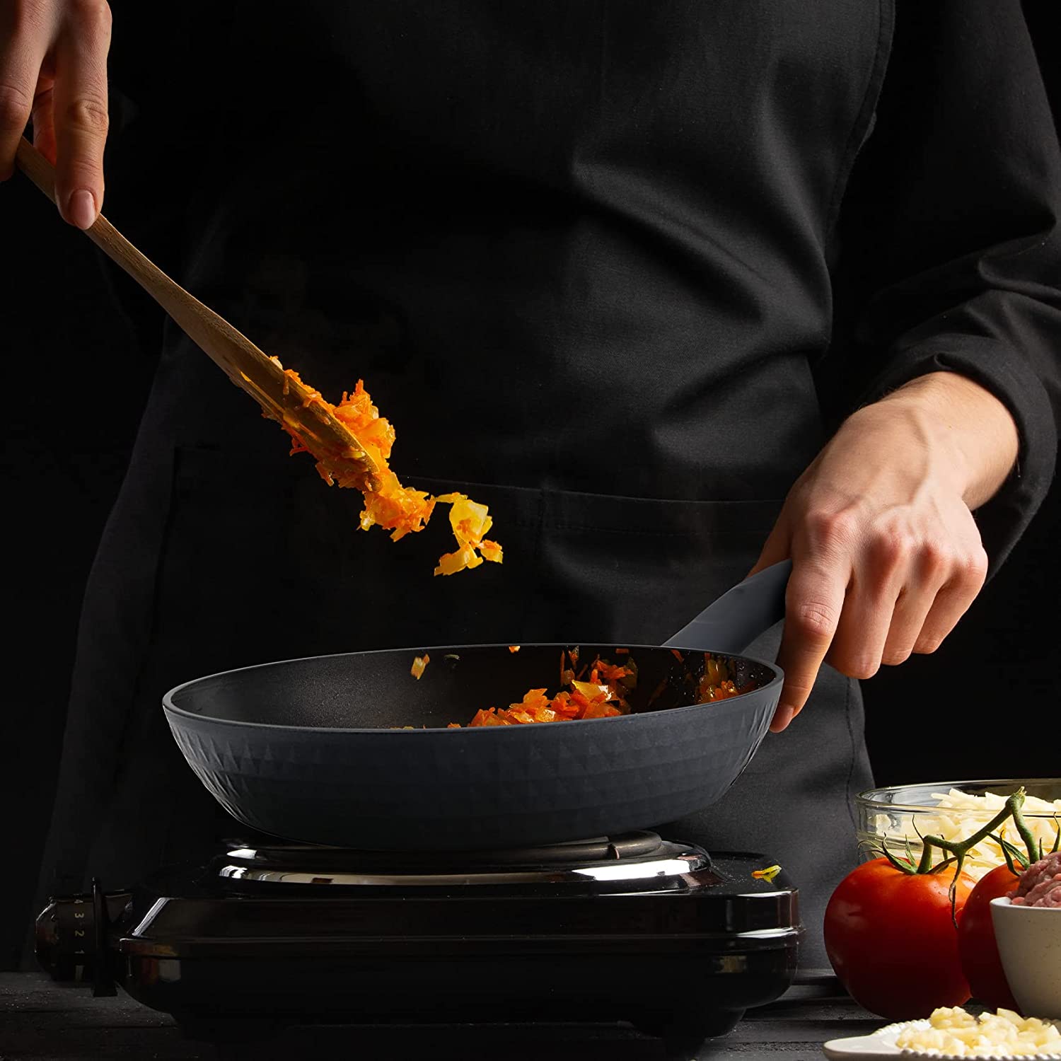 Wok vs. Frying Pan: Which Should You Use? (All Pros and Cons included) -  IMARKU