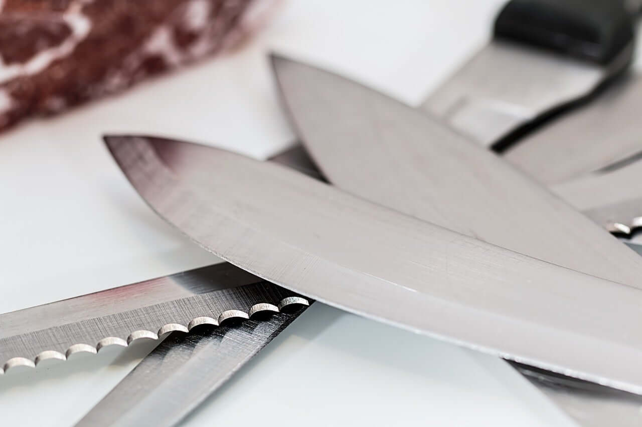 How to Sharpen Serrated Knives