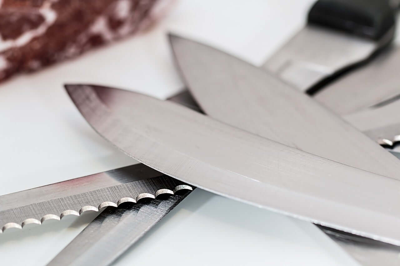 The Best Way to Sharpen a Serrated Knife