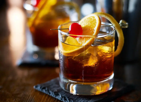 Pour in the whiskey and stir well to enjoy the whiskey cocktail.