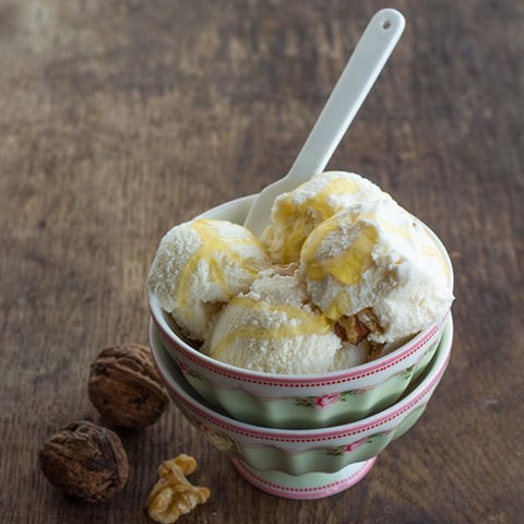Honey and walnut ice cream