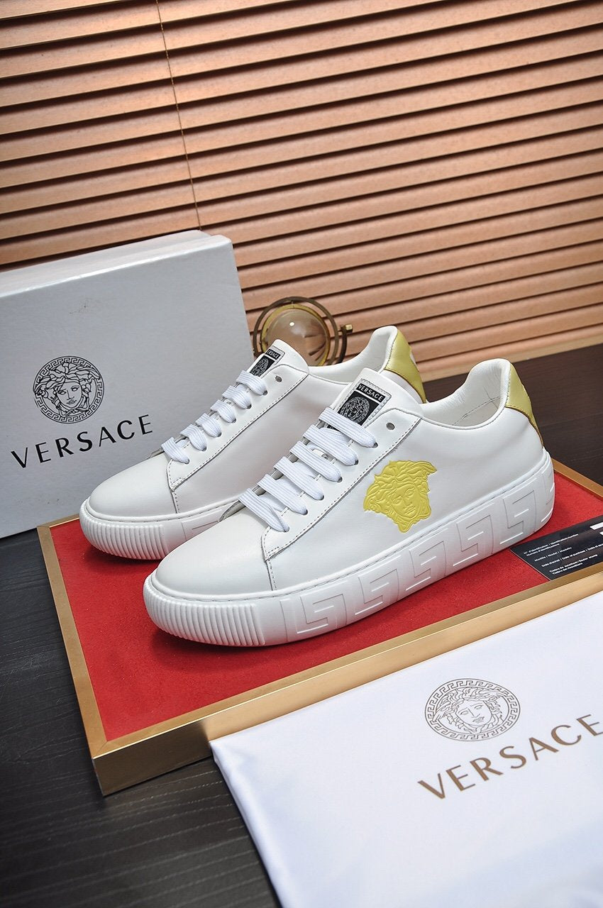 Versace Run away Woman Men Fashion Casual Sneakers Sport Shoes 0