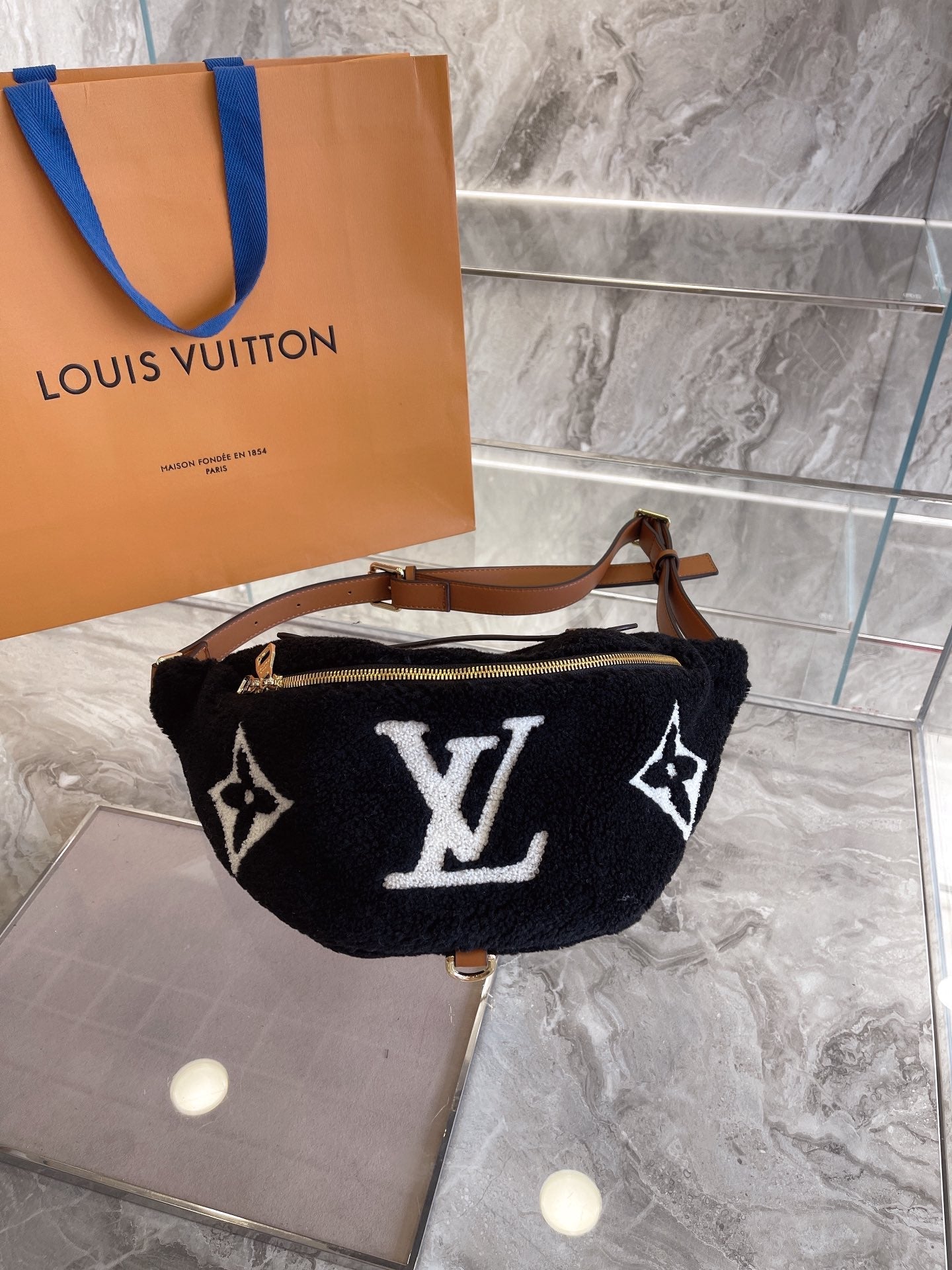 LV Louis Vuitton Women's fashion Leather Shoulder Bag Satche