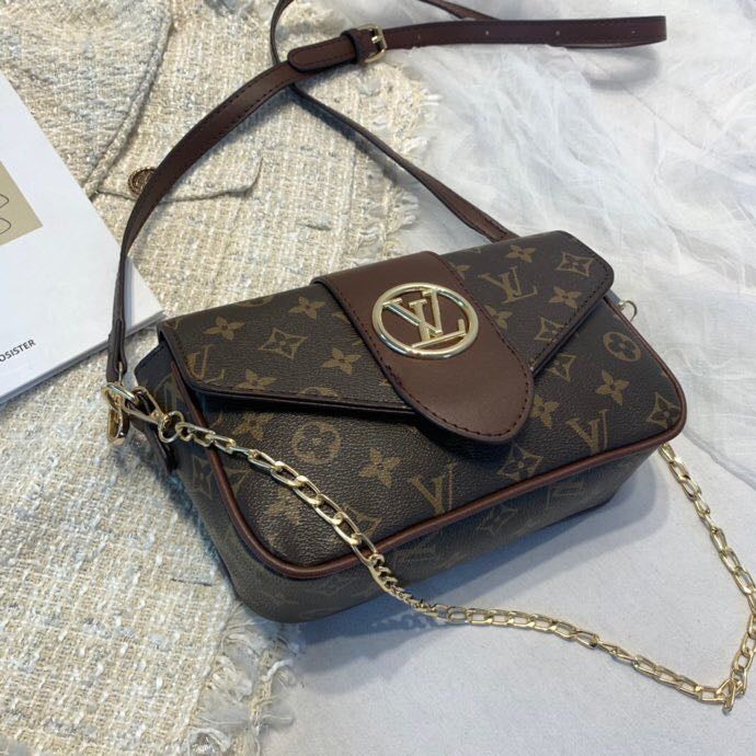 LV Louis Vuitton Fashion Stitching Shoulder Messenger Bag Handba