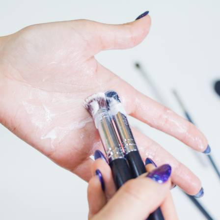 Husk at rense dine makeup-børster jævnligt