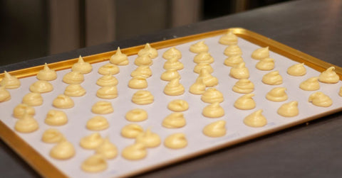  éviter que mes biscuits ne collent à la plaque de cuisson 