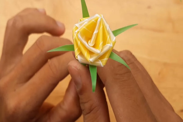 Làm hoa hồng từ ống hút nhựa