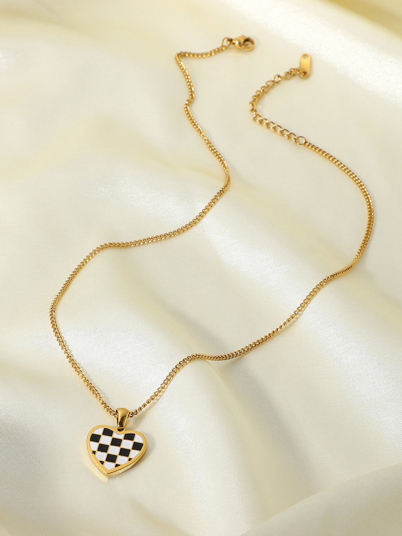 Checkerboard Heart Pendant Chain Necklace