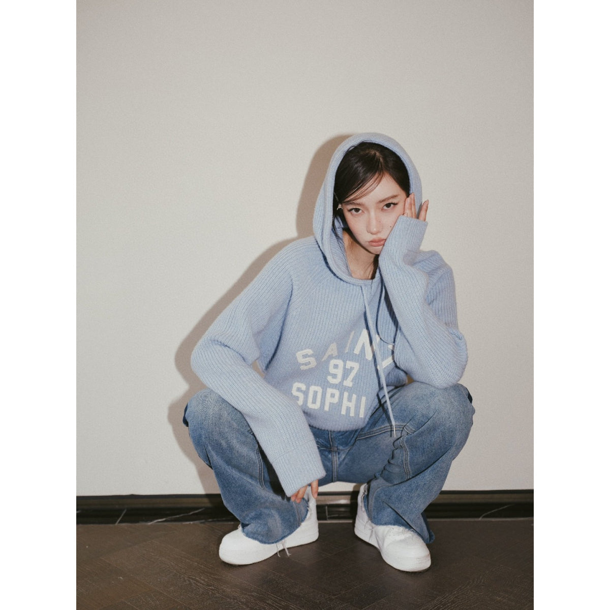 Concise-White Knitted Logo Hoodie Blue