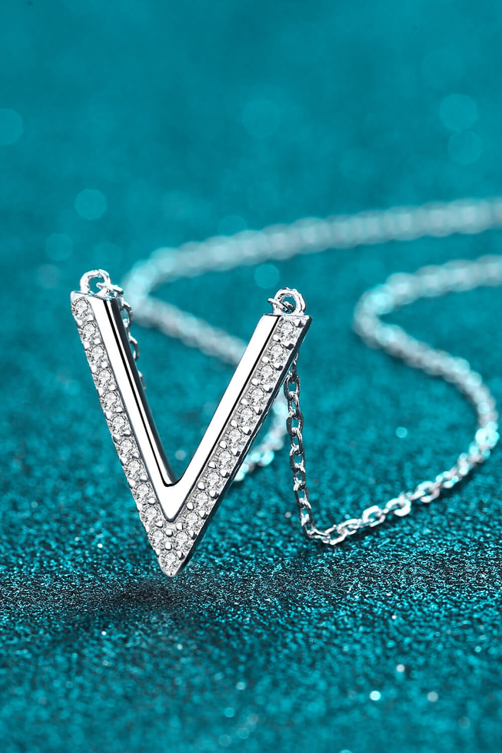 Sterling Silver V Letter Pendant Necklace – Nine Thirty Nine Design