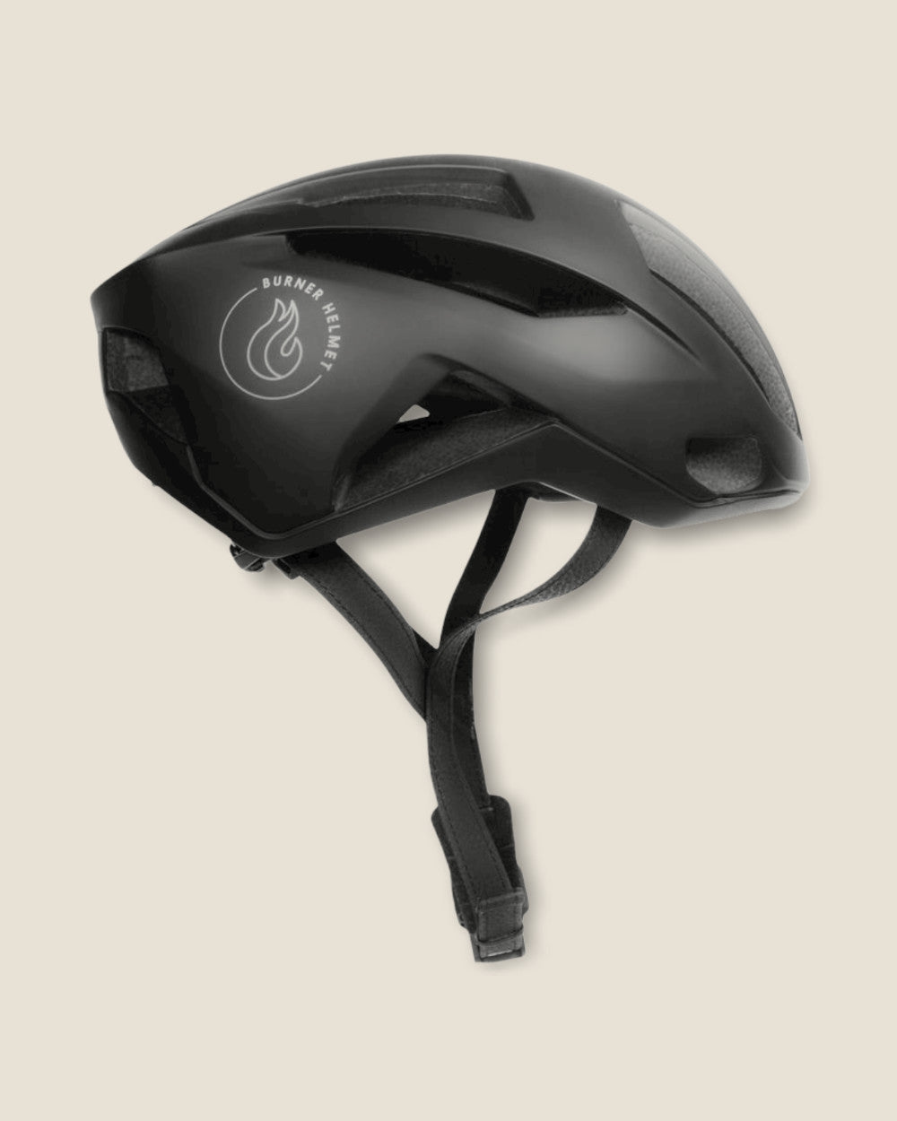 Black Ocean nachhaltiger Fahrradhelm schwarz mit schwarzen Riemen aus veganem Leder