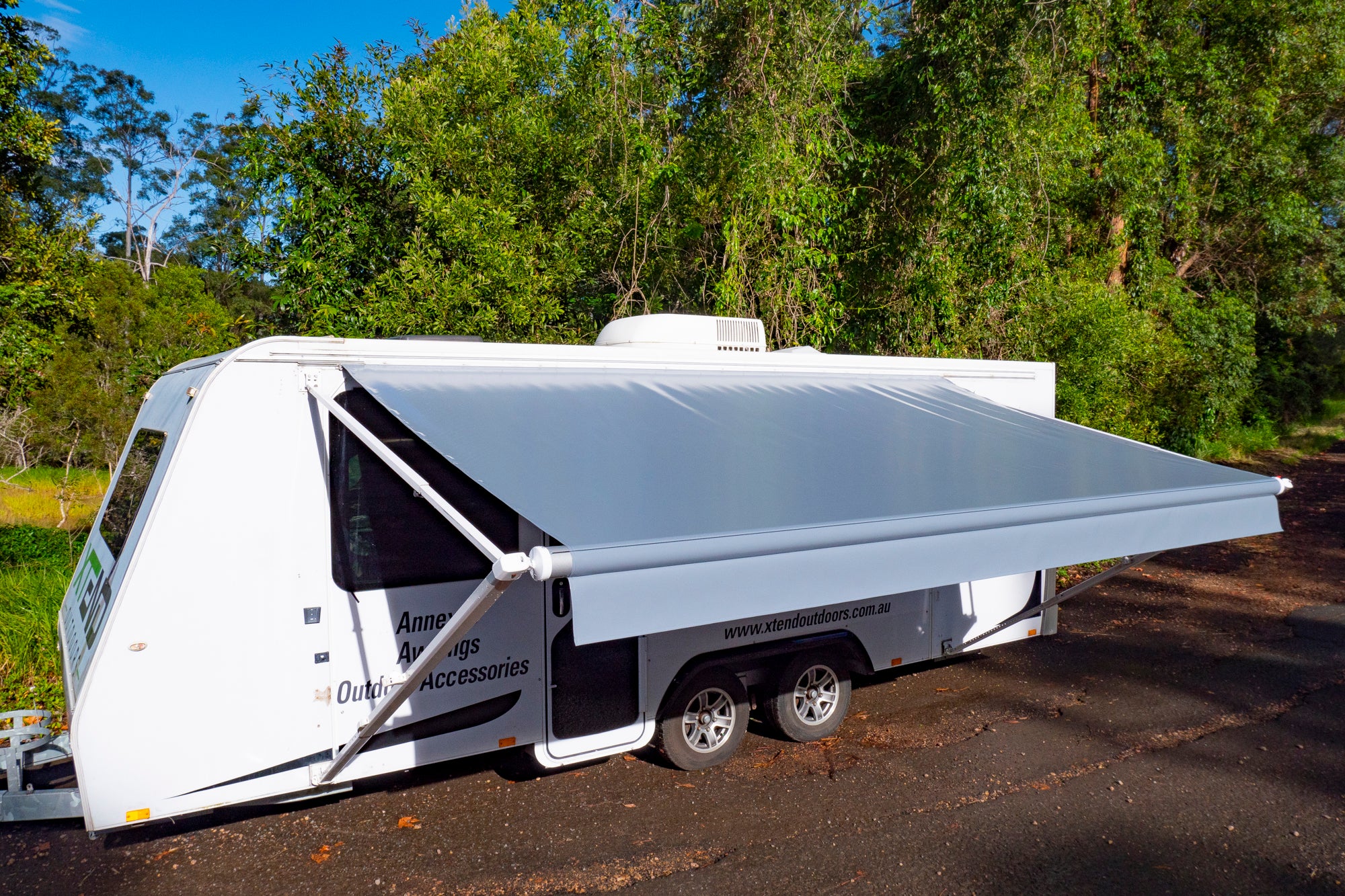 Polishing Caravans