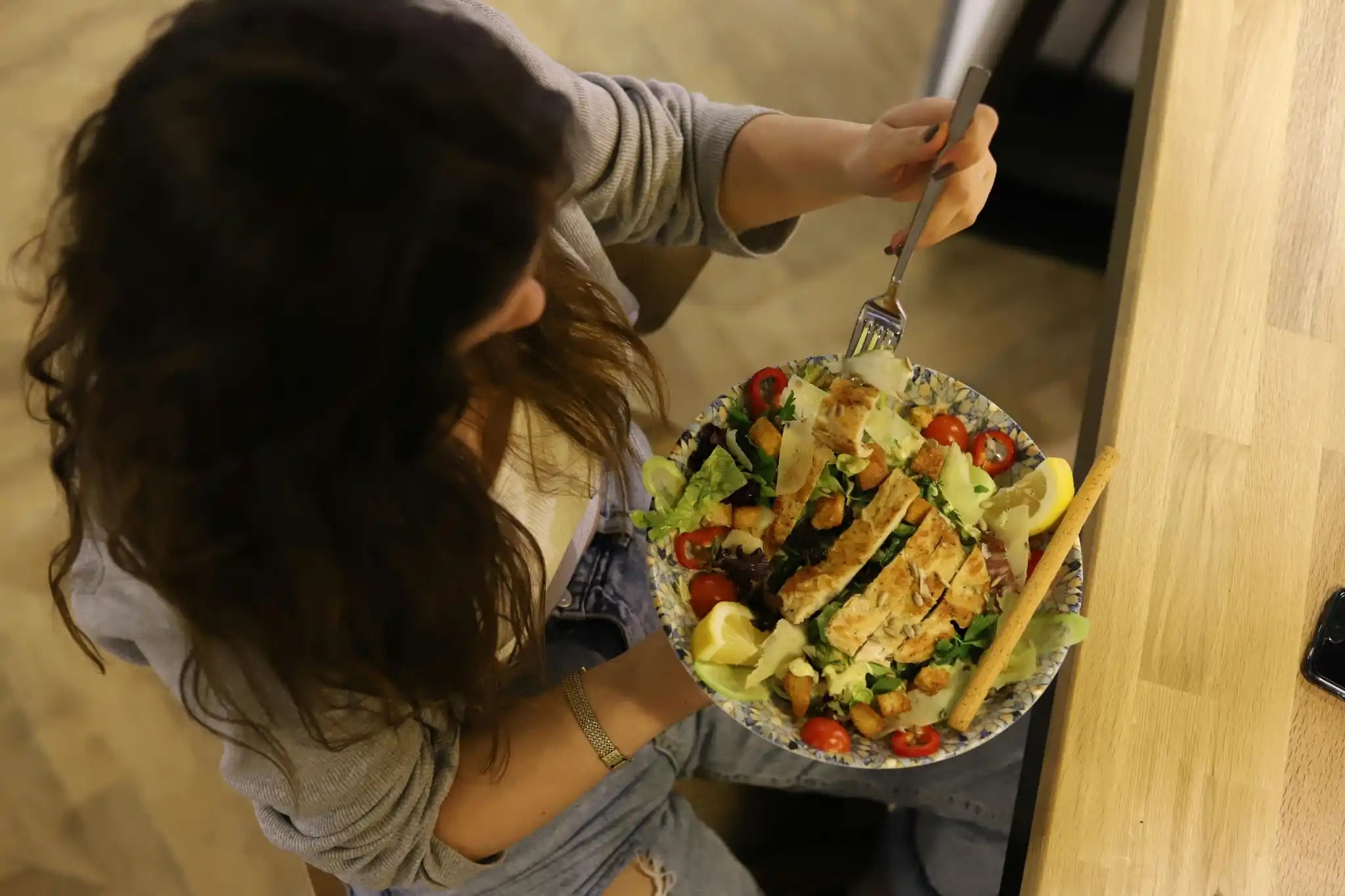Eating healthy is a key strategy in preventing PCOS naturally.