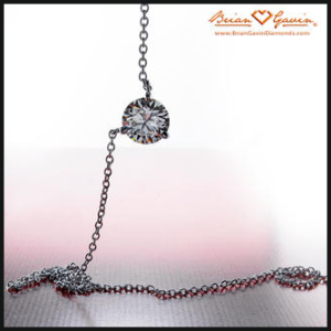 18k white gold martini style diamond pendant solitaire