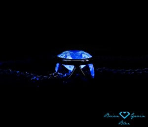 Blue Fluorescence Diamond in A Barbara Pendant