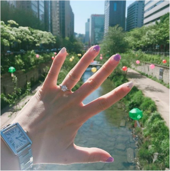 How to Take an Engagement Ring Selfie with Brian Gavin Diamonds 