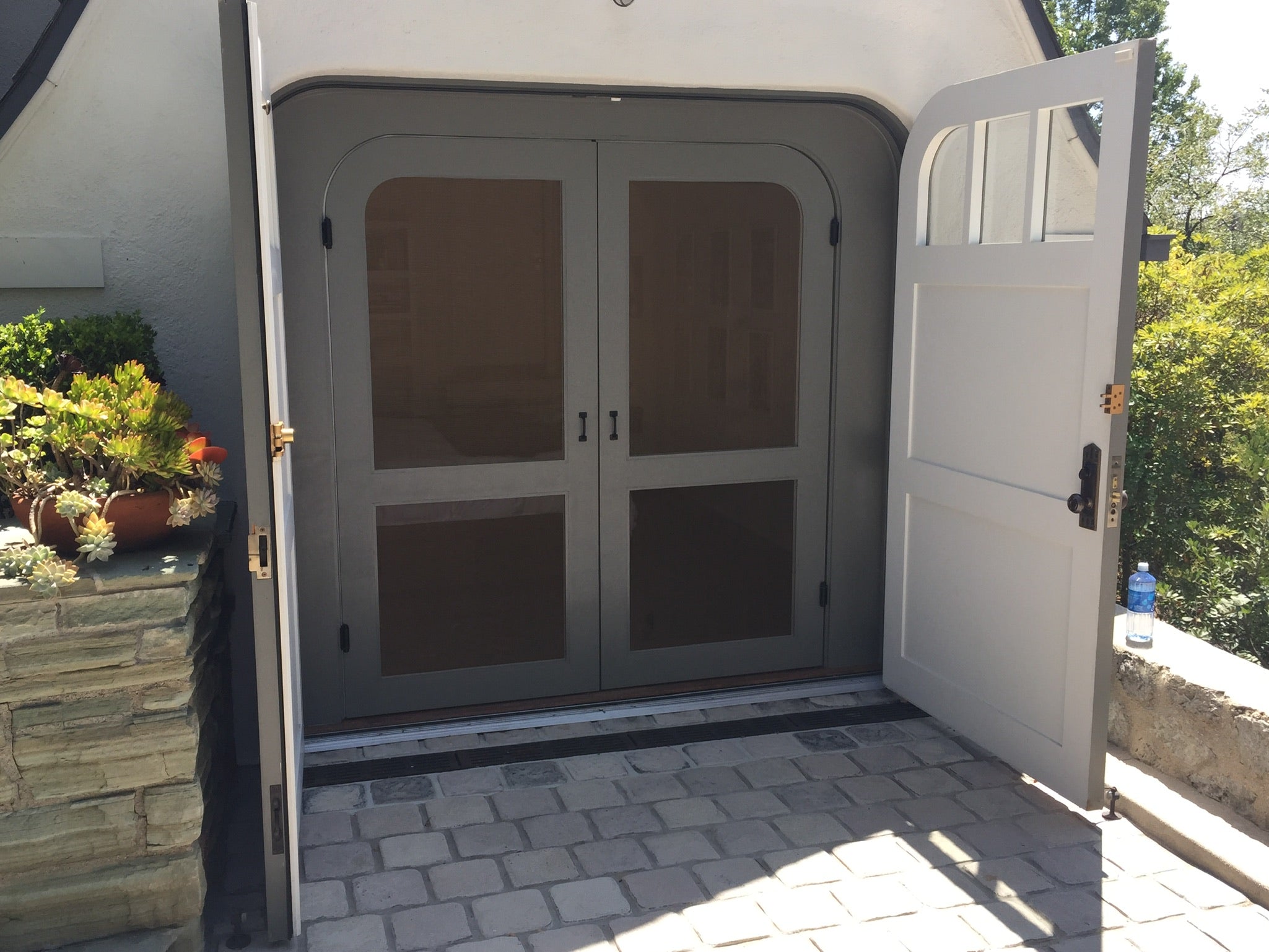 barn doors with screen doors