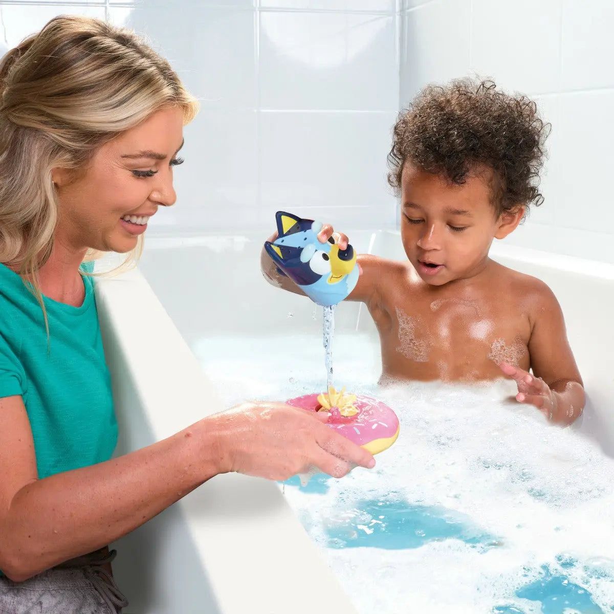 Tomy Toomies Swimming Bluey Bath Toy with Seahorse - Bluey Toys for  Toddlers – Toddler Bath Toys for Tub or Pool That Swims on Back or Front –  Ages 18