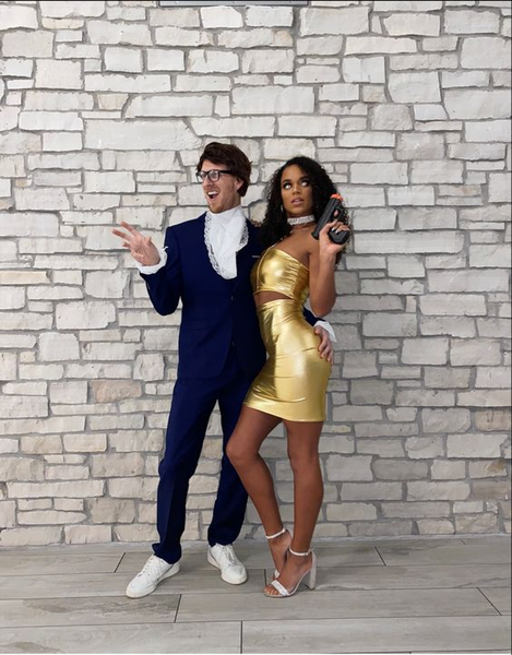 Couples costume featuring a couple dressed as Austin Powers and Foxxy Cleopatra.