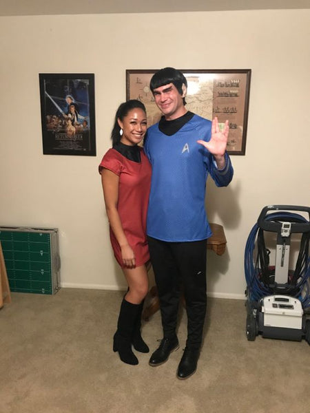 A man and woman dressed as Uhura and Spock from Star Trek.