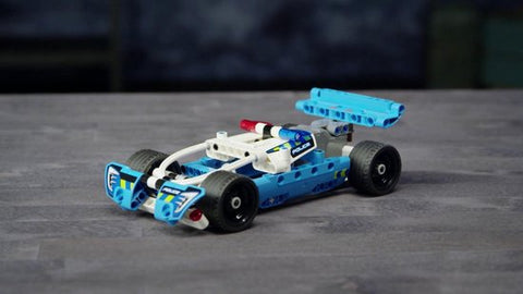 Schauen Sie sich das LEGO 42091 Technikauto an