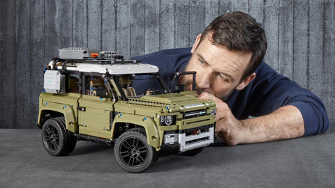 View the LEGO 42110 Technic Landrover Defender