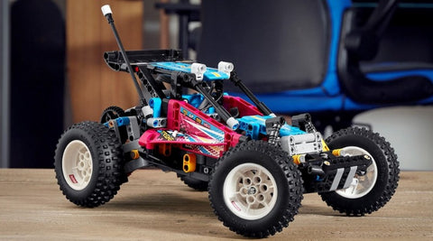 Schauen Sie sich den LEGO 42124 Technischer Offroad-Buggy an