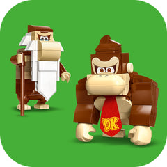 Kinderen kunnen een kleurrijk junglelevel bouwen en verhalen naspelen met deze LEGO® Super Mario™ Uitbreidingsset: Donkey Kongs boomhut (71424). De boomhut zit boordevol authentieke details voor Donkey Kong™ fans: een bouwbare tv, radio en een geheim vak. Kinderen kunnen hun LEGO® Mario™, LEGO® Luigi™ of LEGO® Peach™ figuren (niet inbegrepen) gebruiken om op Donkey Kongs rug te rijden, een dutje te doen in de hangmat en een banaan van de palmboom te slaan en aan Donkey Kong te geven. Speel op de conga's, bezoek Cranky Kong en meer om digitale munten te verdienen. Let op: je hebt de startset 71360, 71387 of 71403 nodig.  Bijbehorende app Download de LEGO Super Mario app voor de bouwinstructies en tips voor een nog leukere creatieve ervaring.  Bouwspeelgoed om te verzamelen Dit is een geweldig cadeau voor kinderen vanaf 8 jaar en voor iedereen die van Donkey Kong houdt. Deze modulaire set kan worden gecombineerd met andere LEGO Super Mario speelsets om onbeperkt unieke levels te creëren.  Sluit je aan bij de DK Crew in Donkey Kongs boomhut (71424) – kinderen werken samen met Donkey Kong™ in de jungle voor plezier met conga's en een banaan met deze kleurrijke LEGO® Super Mario™ uitbreidingsset 2 LEGO® Super Mario™ figuren uit de Donkey Kong™ wereld – inclusief Donkey Kong en Cranky Kong Authentieke details – verken de boomhut met zijn bouwbare tv, radio en geheim vak, doe een dutje in de hangmat, sla een banaan uit de palmboom, 'speel' op de conga's en meer Maak vrienden – rijd op de rug van Donkey Kong met LEGO® Mario™, LEGO® Luigi™ of LEGO® Peach™ (figuren niet inbegrepen), 'geef' Donkey Kong™ een banaan en bezoek Cranky Kong meerdere keren om een beloning te krijgen Cadeau voor kinderen vanaf 8 jaar – deze 555-delige set is een leuk cadeau voor een verjaardag of de feestdagen voor kinderen die een LEGO® Super Mario™ startset (71360, 71387 of 71403) bezitten. Die is vereist om met deze set te kunnen spelen Herbouwen en combineren – deze modulaire set is ca. 19 cm hoog, 46 cm breed en 17 cm diep in de basisopstelling en kan worden gecombineerd met andere LEGO® Super Mario™ speelsets Digitale instructies – download de LEGO® Super Mario™ app voor de bouwinstructies, inspiratie en meer. Ga naar LEGO.com/devicecheck voor een lijst met compatibele Android- en iOS-apparaten Bevorder de creativiteit – LEGO® Super Mario™ speelgoedsets staan garant voor veel muntenverzamelplezier en onbeperkte creatieve uitdagingen doordat ze uit te breiden en om te bouwen zijn. Ze zijn ideaal om alleen of juist samen mee te spelen Topkwaliteit – LEGO® bouwstenen voldoen aan strenge kwaliteitsnormen, zodat ze eenvoudig en stevig op elkaar passen en robuuste modellen opleveren Veiligheid is onze prioriteit – LEGO® onderdelen worden gegooid, verhit, geplet, gedraaid en geanalyseerd om er zeker van te zijn dat ze voldoen aan strikte wereldwijde veiligheidsnormen