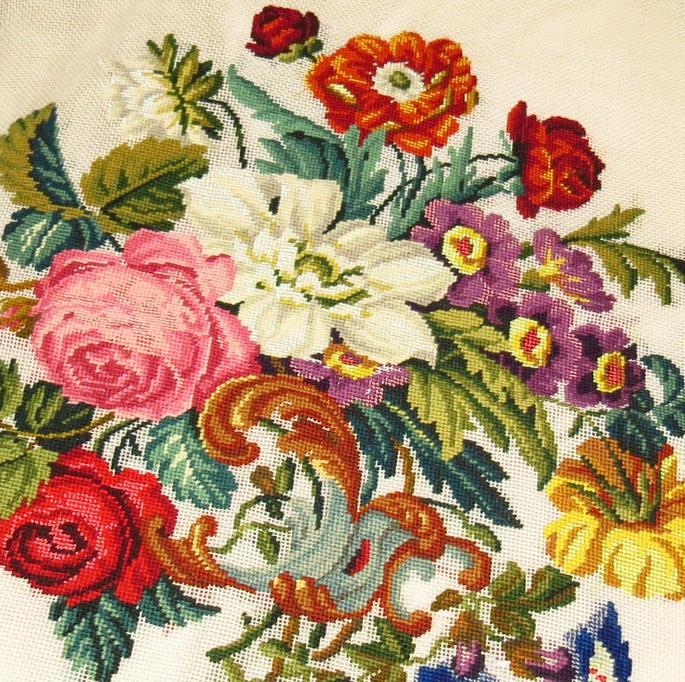 OUARZAZATE - Petit Point Embroidery Kit - Bettaknit