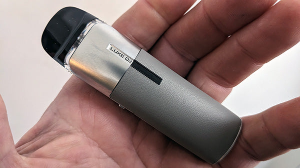 The front of the Luxe Q2 Pod Kit device