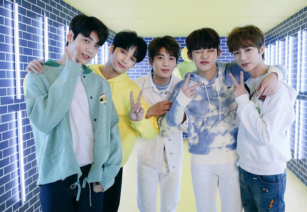 TXT-group-image