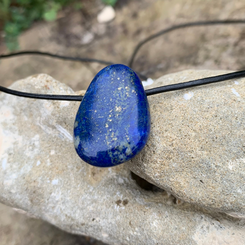 Pendant with Lapis Lazuli from Chile at oussia.com