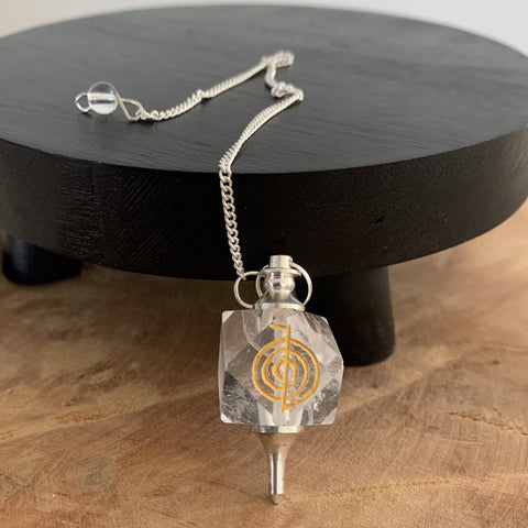 Pendule reiki en cristal